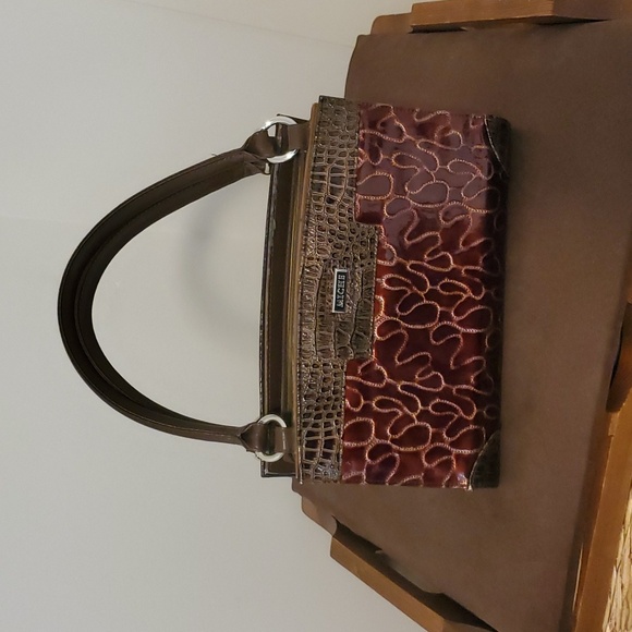 MICHE DANI CLASSIC COVER, PURSE SHELL NOT INCLUDED - Picture 1 of 6